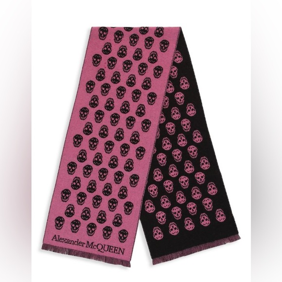 NWT Alexander McQueen Reversible Skull scarf - Picture 1 of 2